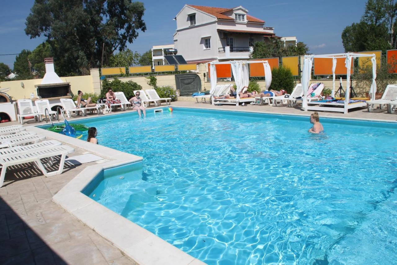 Kavos Central 外观 照片