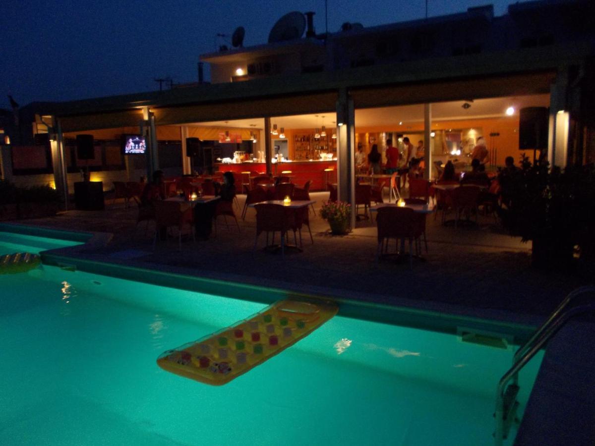 Kavos Central 外观 照片